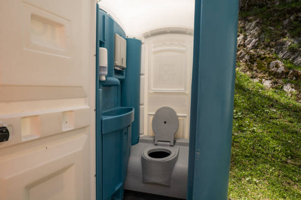 Best VIP or Luxury Restroom Trailers  in Fairmont, MN